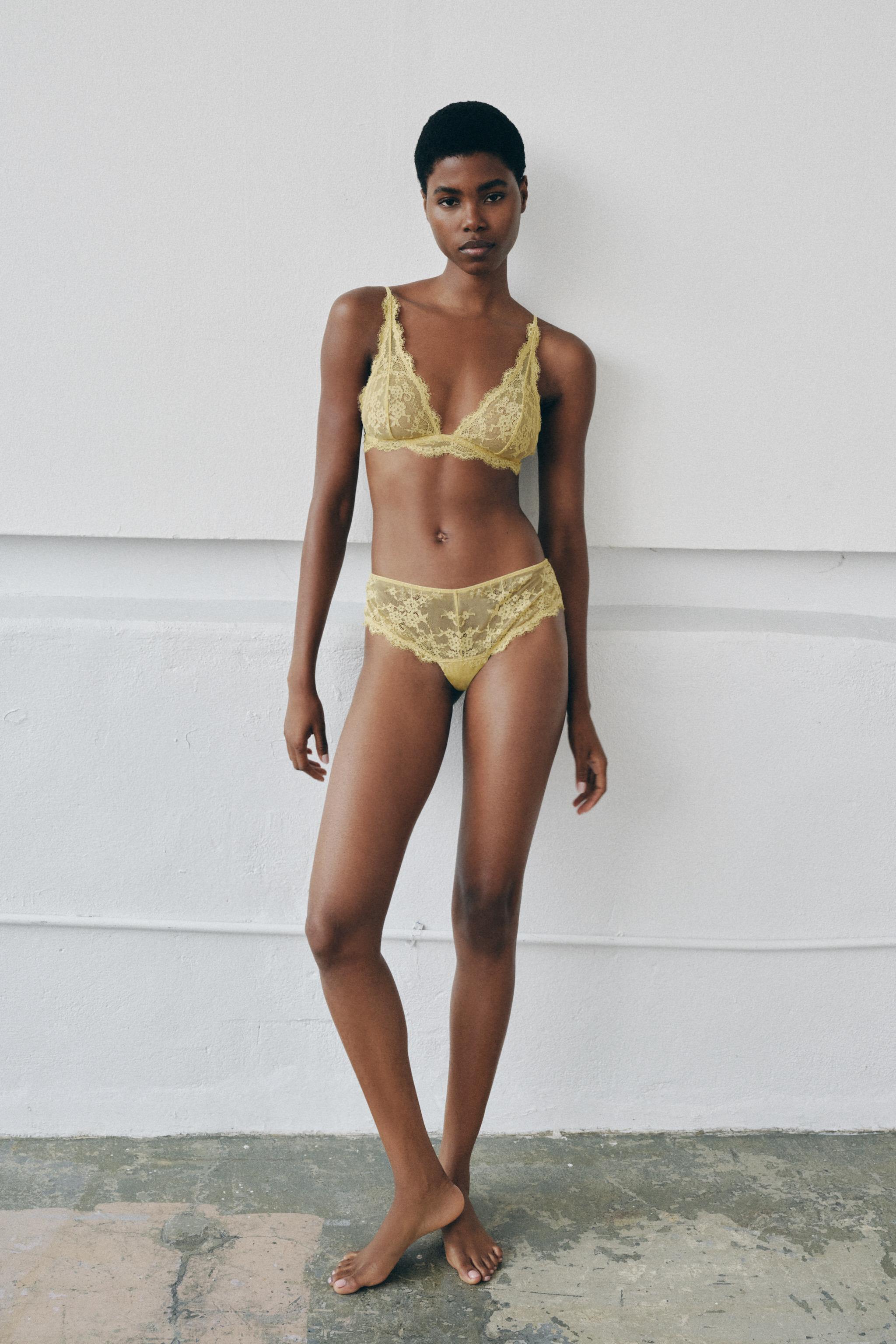 LACE TRIANGLE BRA